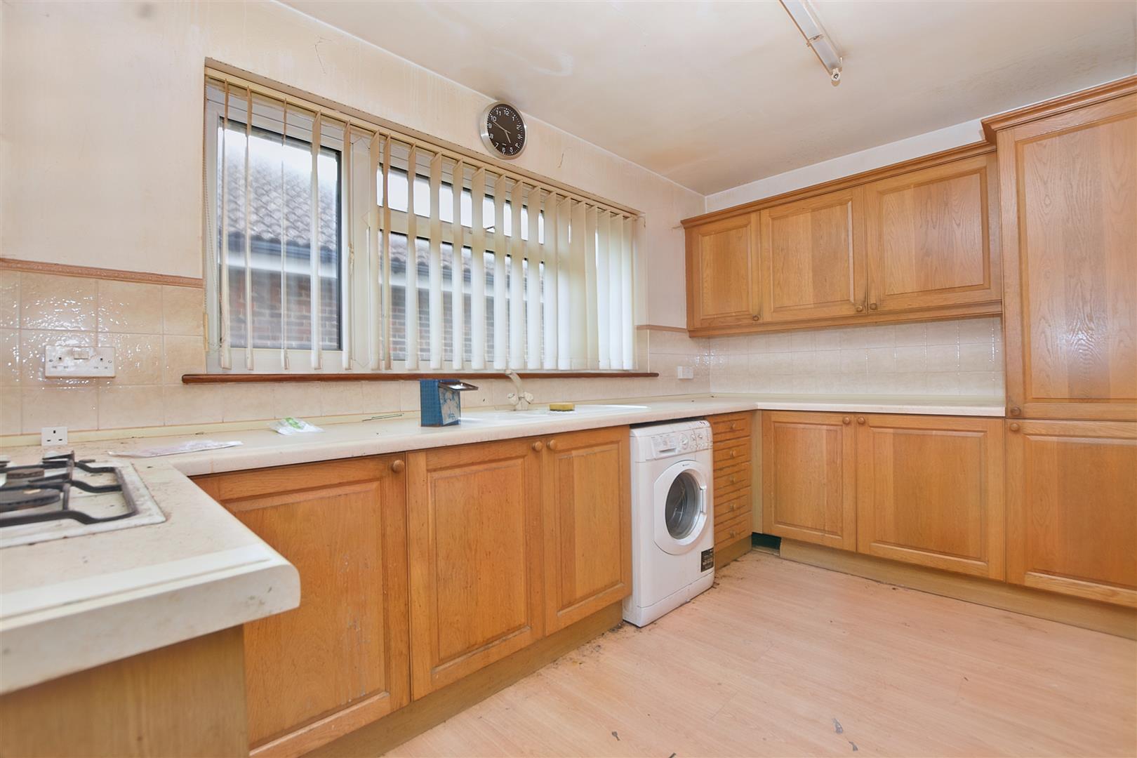 Property Details for Bay Avenue Pevensey Bay, Pevensey BN24 6LY Town